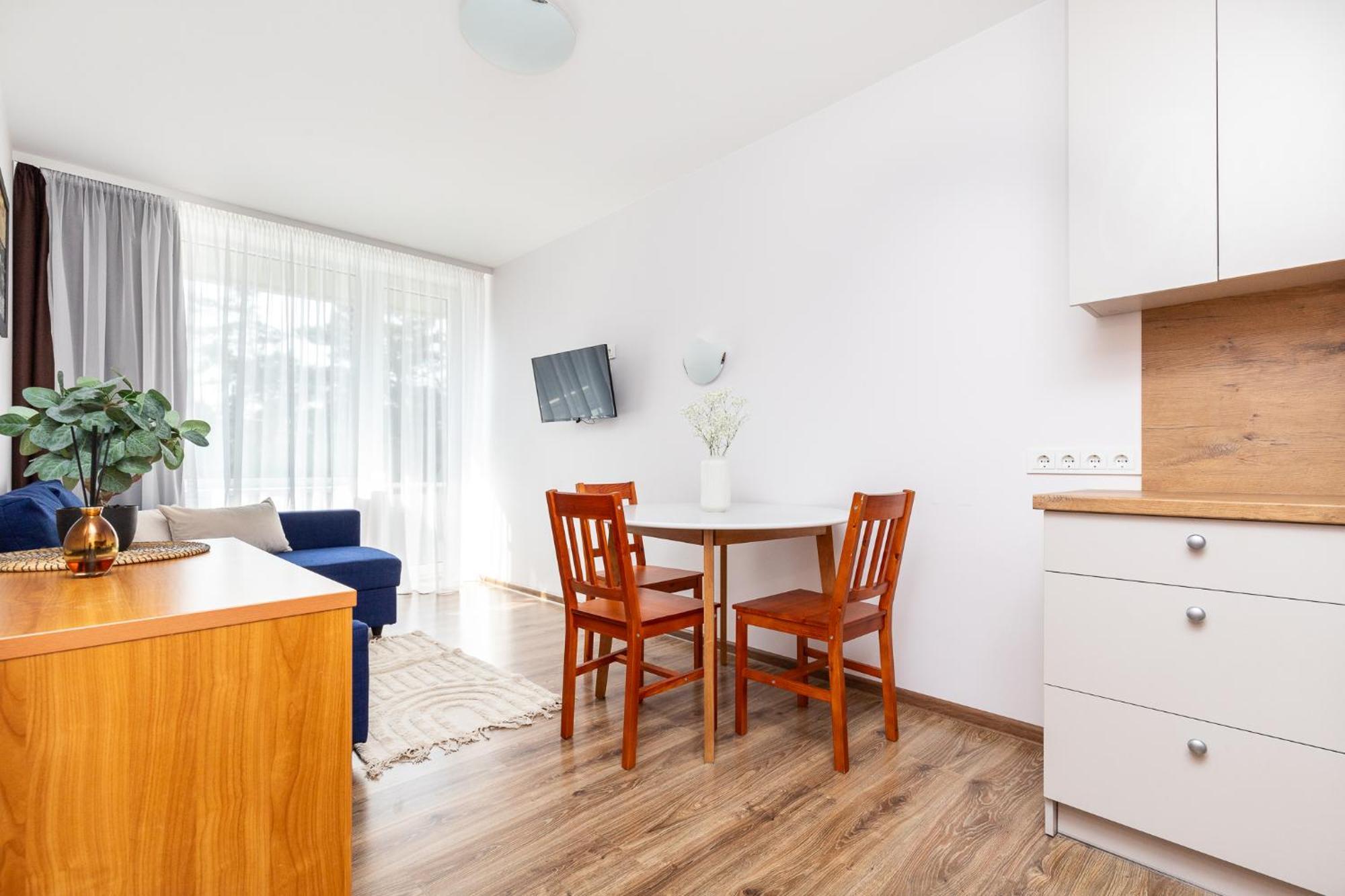 Alkos Namu Apartamentai Паланга Экстерьер фото